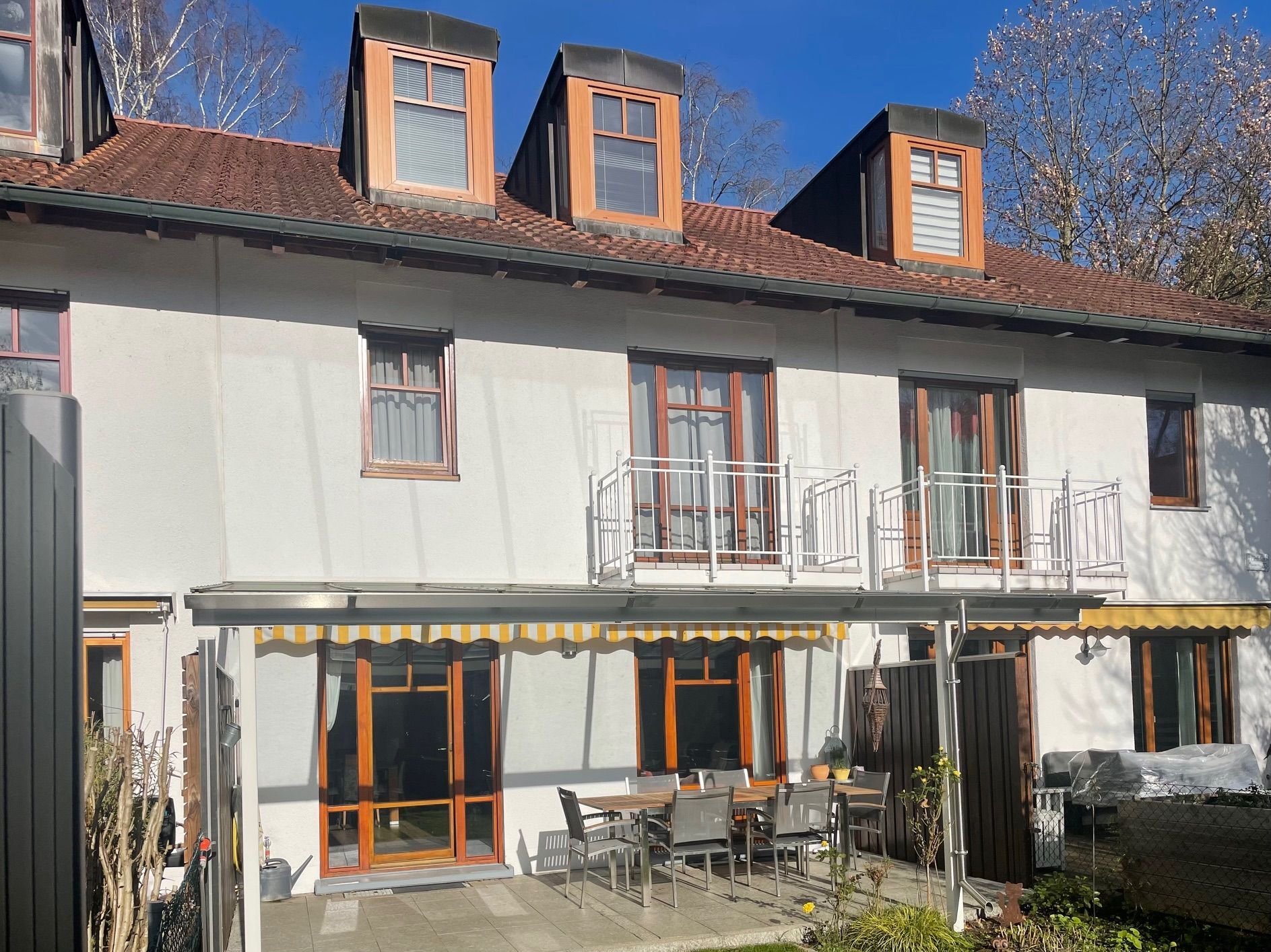 Reihenmittelhaus zum Kauf 680.000 € 5,5 Zimmer 158,7 m²<br/>Wohnfläche 322 m²<br/>Grundstück Täfertingen Neusäß 86356