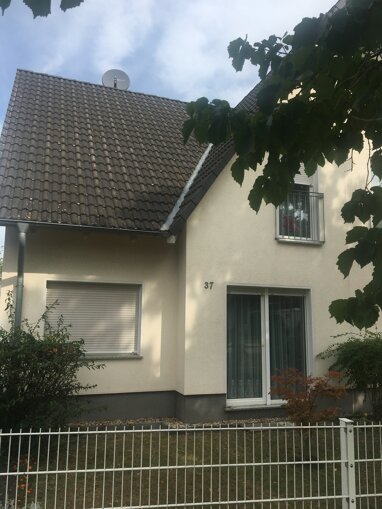 Doppelhaushälfte zum Kauf 249.000 € 3 Zimmer 100 m² 378 m² Grundstück frei ab sofort Arnimer Damm 37 Stendal Stendal 39576