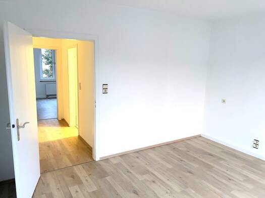 Wohnung zur Miete 890 € 4 Zimmer 84 m² Geschoss 2/4 frei ab sofort Mitte Kassel 34117