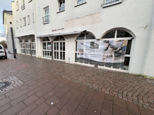 Verkaufsfläche zum Kauf 395.000 € 400 m²<br/>Verkaufsfläche ab 250 m²<br/>Teilbarkeit Schlossstraße 4 Varel Varel 26316