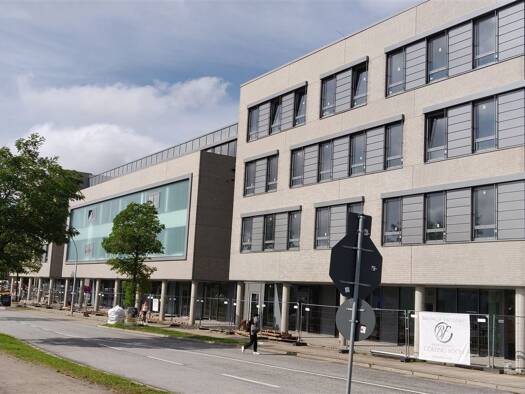 Laden zur Miete provisionsfrei 650 € 1 Zimmer 31,4 m² Verkaufsfläche Am Schilfpark 24, 25 und 26 Bergedorf Hamburg 21029