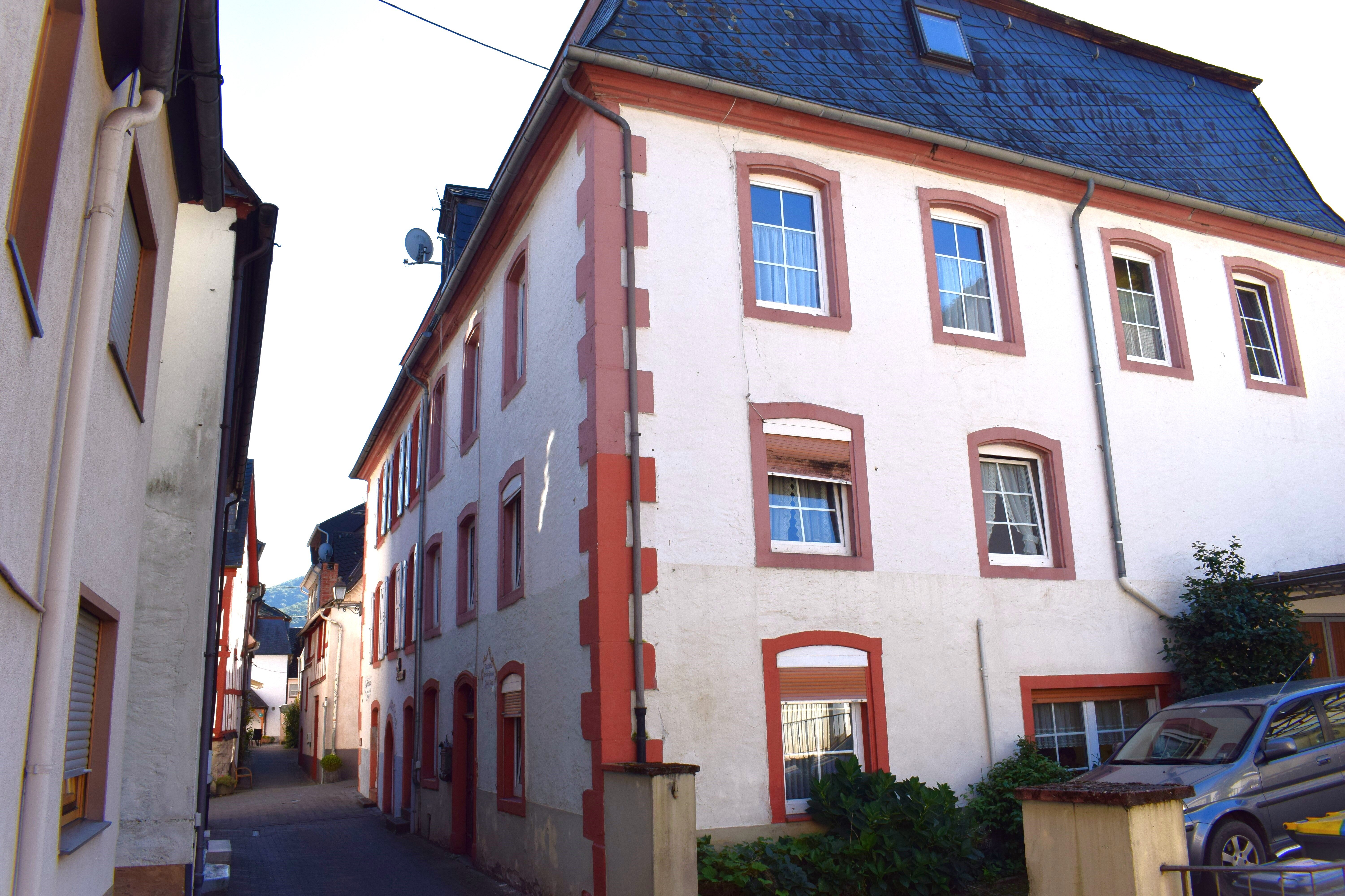 Herrenhaus zum Kauf 169.000 € 8 Zimmer 180 m²<br/>Wohnfläche 286 m²<br/>Grundstück St Aldegund 56858