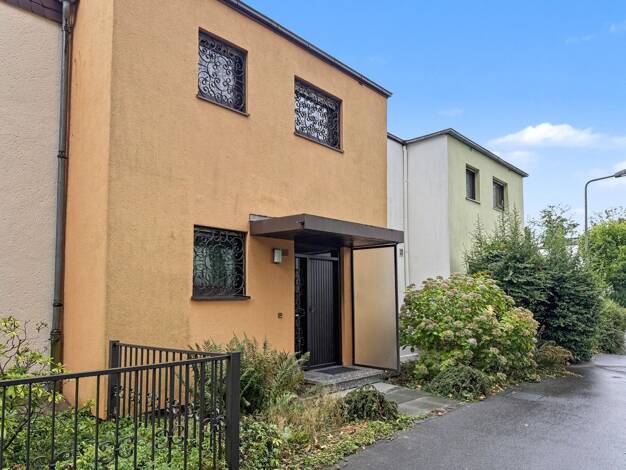 Reihenmittelhaus zum Kauf 549.000 € 4 Zimmer 105 m² 198 m² Grundstück Niederursel Nord-West 60439