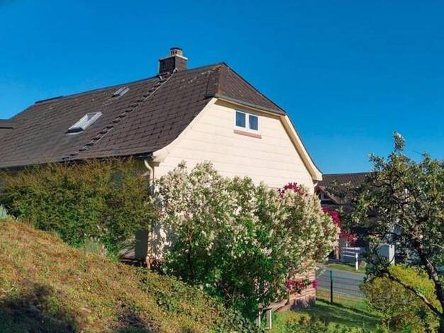 Einfamilienhaus zum Kauf provisionsfrei 129.000 € 6 Zimmer 111 m² 1.842 m² Grundstück Neuhaus Selbitz 95152
