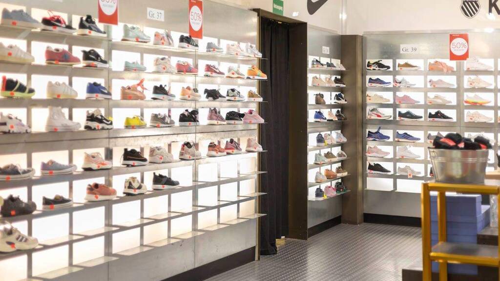 Verkaufsfläche zur Miete 1.500 € 300 m² Verkaufsfläche Schwenningen Villingen-Schwenningen 78054