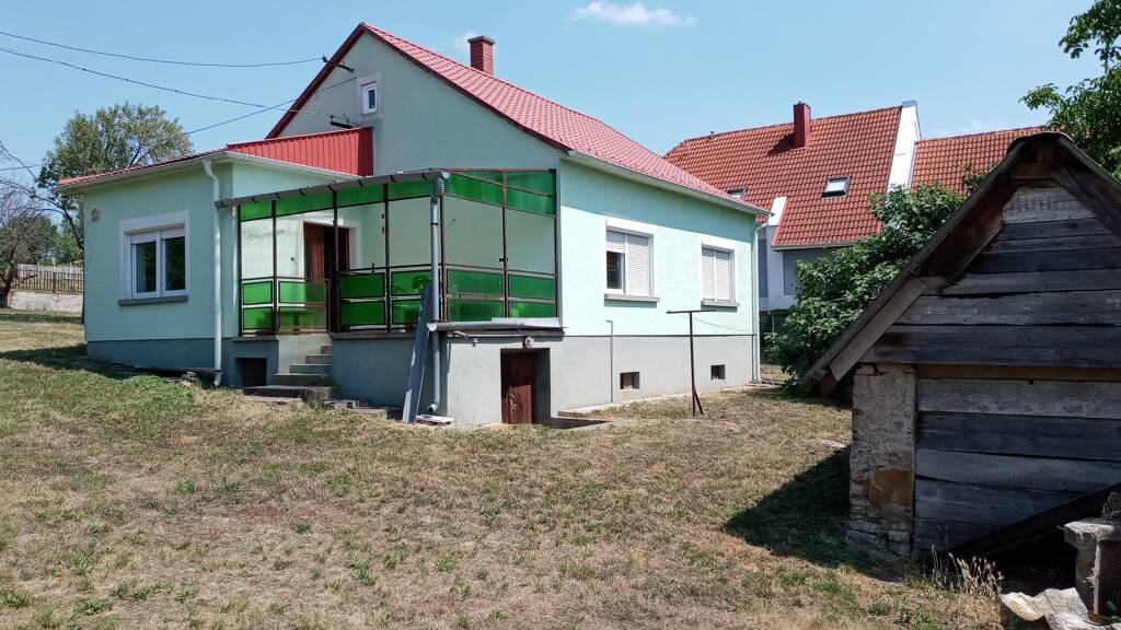 Einfamilienhaus zum Kauf provisionsfrei als Kapitalanlage geeignet 648.650 € 4 Zimmer 243 m² 7.456 m² Grundstück Gyenesdiás 8315