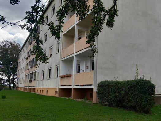 Studio zur Miete 212 € 1 Zimmer 35,4 m² EG frei ab sofort Karl-Liebknecht-Siedlung 47 Crimmitschau 08451