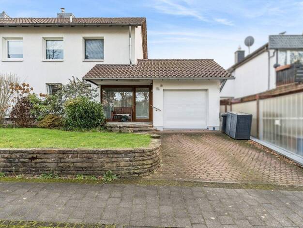 Mehrfamilienhaus zum Kauf 525.000 € 7 Zimmer 185 m² 488 m² Grundstück frei ab 01.03.2026 Leichlingen 42799