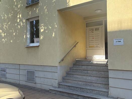 Wohnung zur Miete 320 € 2 Zimmer 52 m² frei ab sofort Debschwitz Gera 07548