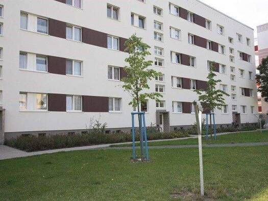 Wohnung zur Miete 395 € 3 Zimmer 65,8 m² EG frei ab 01.04.2026 Schöninger Straße 13 Oschersleben 39387