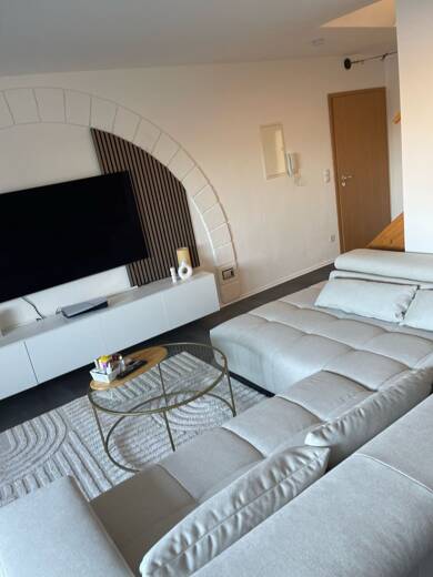 Wohnung zur Miete 850 € 4 Zimmer 120 m² Geschoss 1/3 Neunkirchen Neunkirchen a.Brand 91077