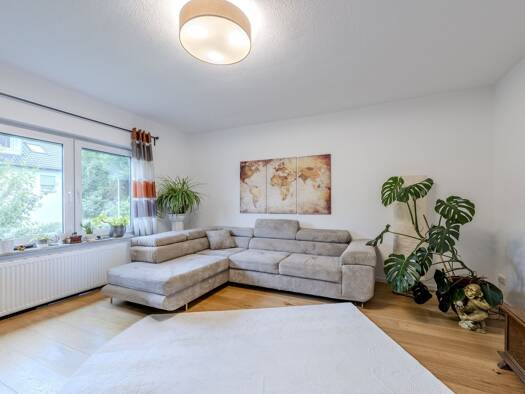 Doppelhaushälfte zum Kauf 639.000 € 7 Zimmer 172 m² 332 m² Grundstück Ost Ludwigsburg 71640