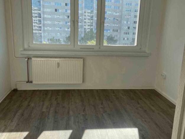 Wohnung zur Miete 395 € 2 Zimmer 50,7 m² 5. Geschoss frei ab 06.06.2026 Herzberger Str. 28 Prohlis-Nord Dresden 01239