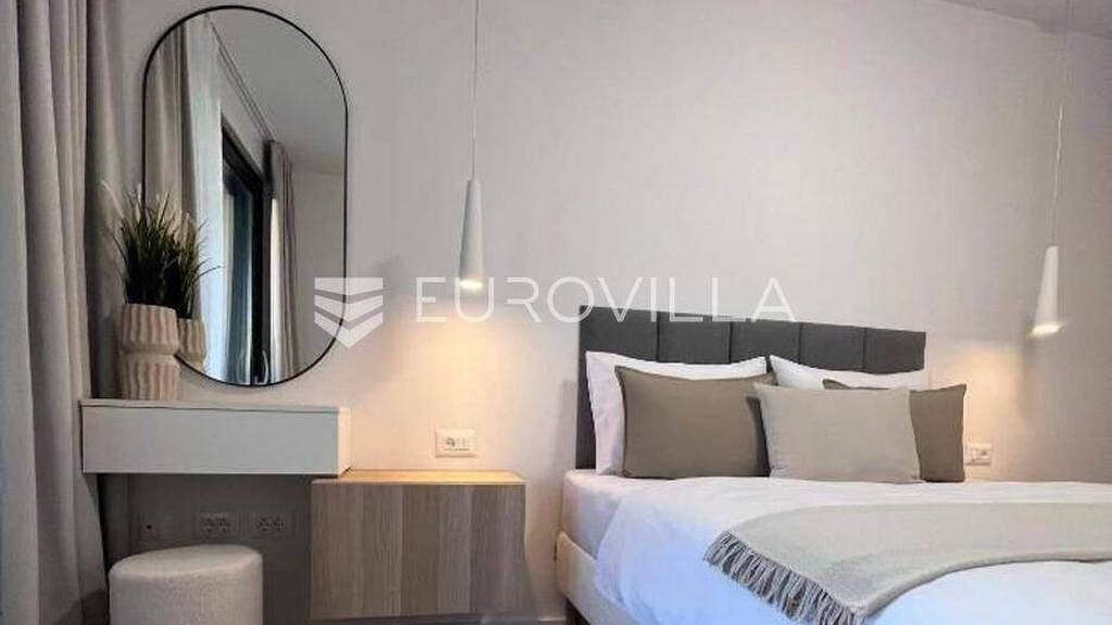 Studio zur Miete 900 € 1 Zimmer 54 m² 1. Geschoss Borik Diklo - Puntamika