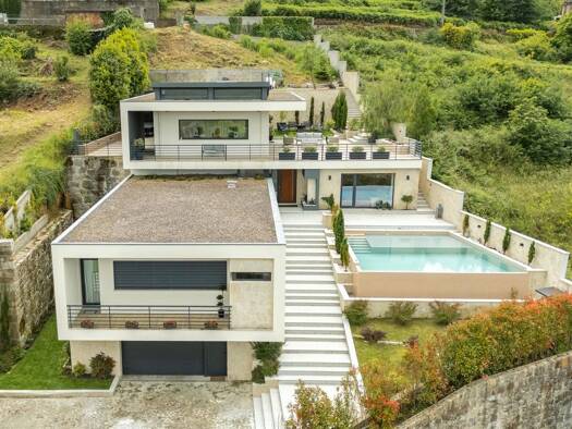Haus zum Kauf 1.300.000 € 473 m² 1.200 m² Grundstück Gondarém 4920