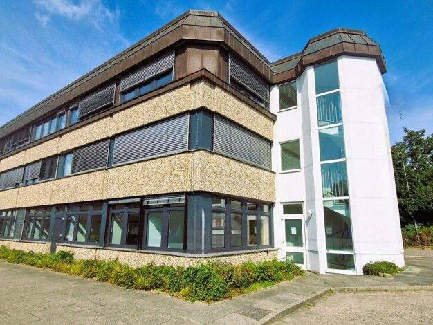 Bürofläche zur Miete provisionsfrei 2.500 € 15 Zimmer 387,4 m² Bürofläche teilbar ab 250 m² Gaarden-Süd Gaarden - Süd 24145
