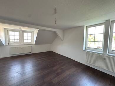 Wohnung zur Miete 367 € 2 Zimmer 54 m² Dachgeschoss, 2. Geschoss frei ab sofort Liebstädter Str. 33 Pirna Pirna 01796