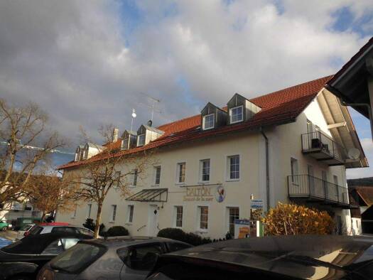 Wohnung zur Miete 350 € 2 Zimmer 39 m² Hauptstr. 5 Schaufling 94571