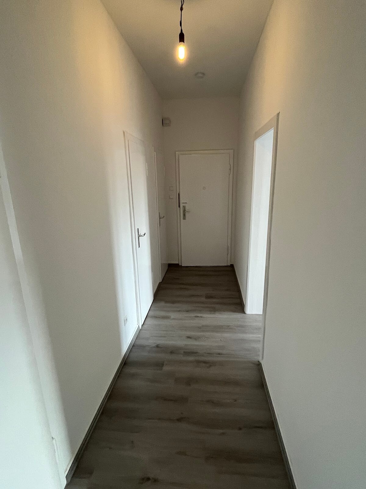 Wohnung zur Miete 619 € 3 Zimmer 89,6 m²<br/>Wohnfläche 1.<br/>Geschoss 01.03.2025<br/>Verfügbarkeit Gitschiner Straße 70 Hochfeld Duisburg 47053