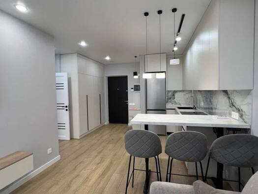 Studio zur Miete 1.150 € 2 Zimmer 45 m² Geschoss 6/9 frei ab sofort Moabit Berlin 10557