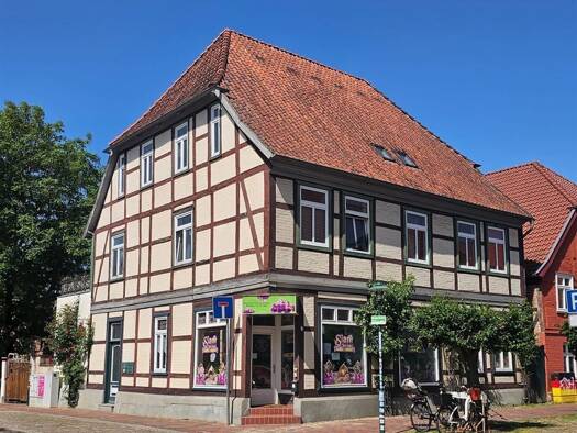 Mehrfamilienhaus zum Kauf 298.000 € 8 Zimmer 306,6 m² 598 m² Grundstück Hagenow Hagenow 19230