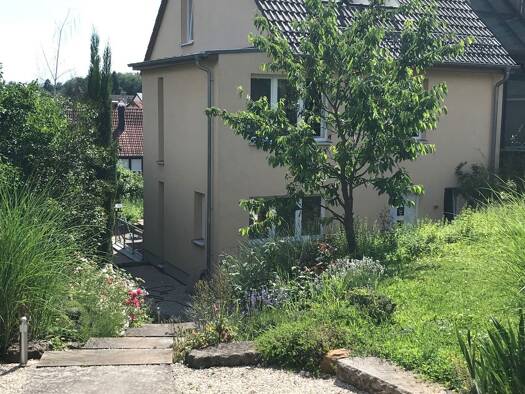 Einfamilienhaus zur Miete 2.700 € 5 Zimmer 188 m² 624 m² Grundstück frei ab sofort Uhlbach Stuttgart 70329