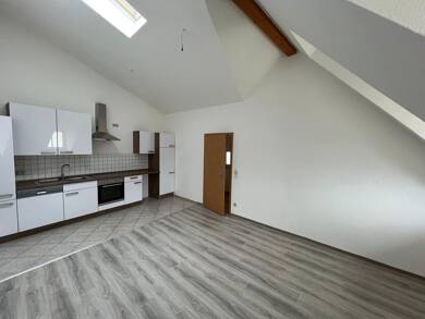 Wohnung zur Miete 450 € 3 Zimmer 60 m² Dachgeschoss Hildburghausen Hildburghausen 98646