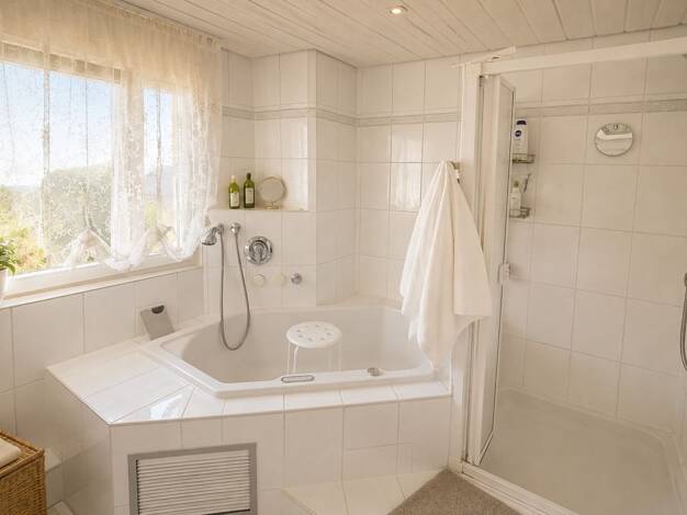 Reihenmittelhaus zum Kauf 798.000 € 5 Zimmer 124 m² 220 m² Grundstück Pflugfelden Ludwigsburg 71636