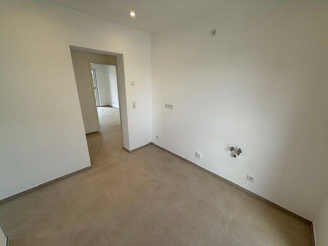 Erstbezug nach Renovierung, 3-Zi-ETW mit Balkon, Garten (ca. 170 m²), FBHZ, 1.OG, 2 Stellplätze, 91058 Erlangen-Eltersdorf – Erlangen – Vorschaubild 13