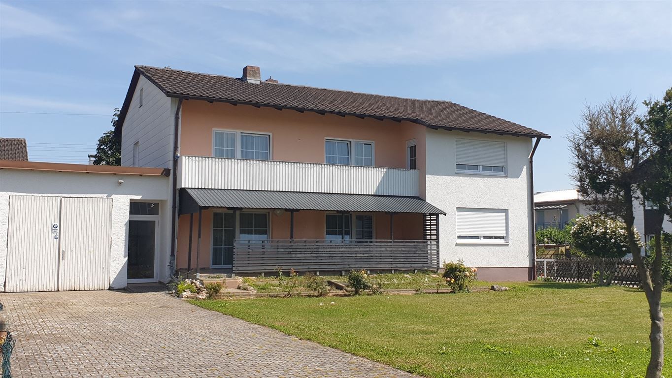 Mehrfamilienhaus zum Kauf 449.000 € 8 Zimmer 190 m²<br/>Wohnfläche 700 m²<br/>Grundstück Neuötting Neuötting 84524