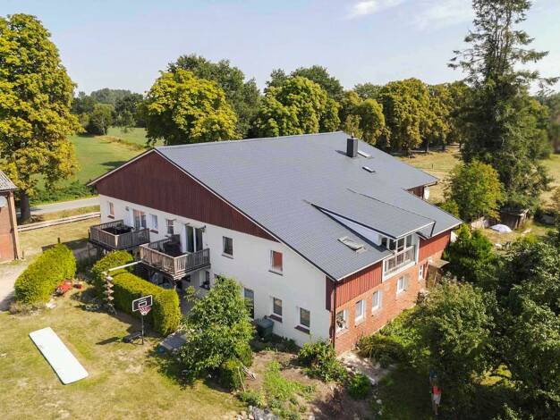 Mehrfamilienhaus zum Kauf als Kapitalanlage geeignet 1.190.000 € 22 Zimmer 704 m² 24.037 m² Grundstück Rondeshagen 23919