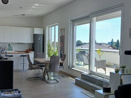 Penthouse zur Miete 950 € 3 Zimmer 116 m² 2. Geschoss frei ab 01.10.2025 Gundelfingen 89423