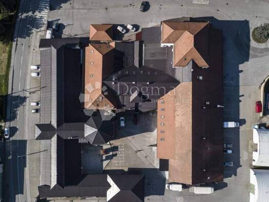 Halle/Industriefläche zum Kauf 8.000.001 € Staro Brestje