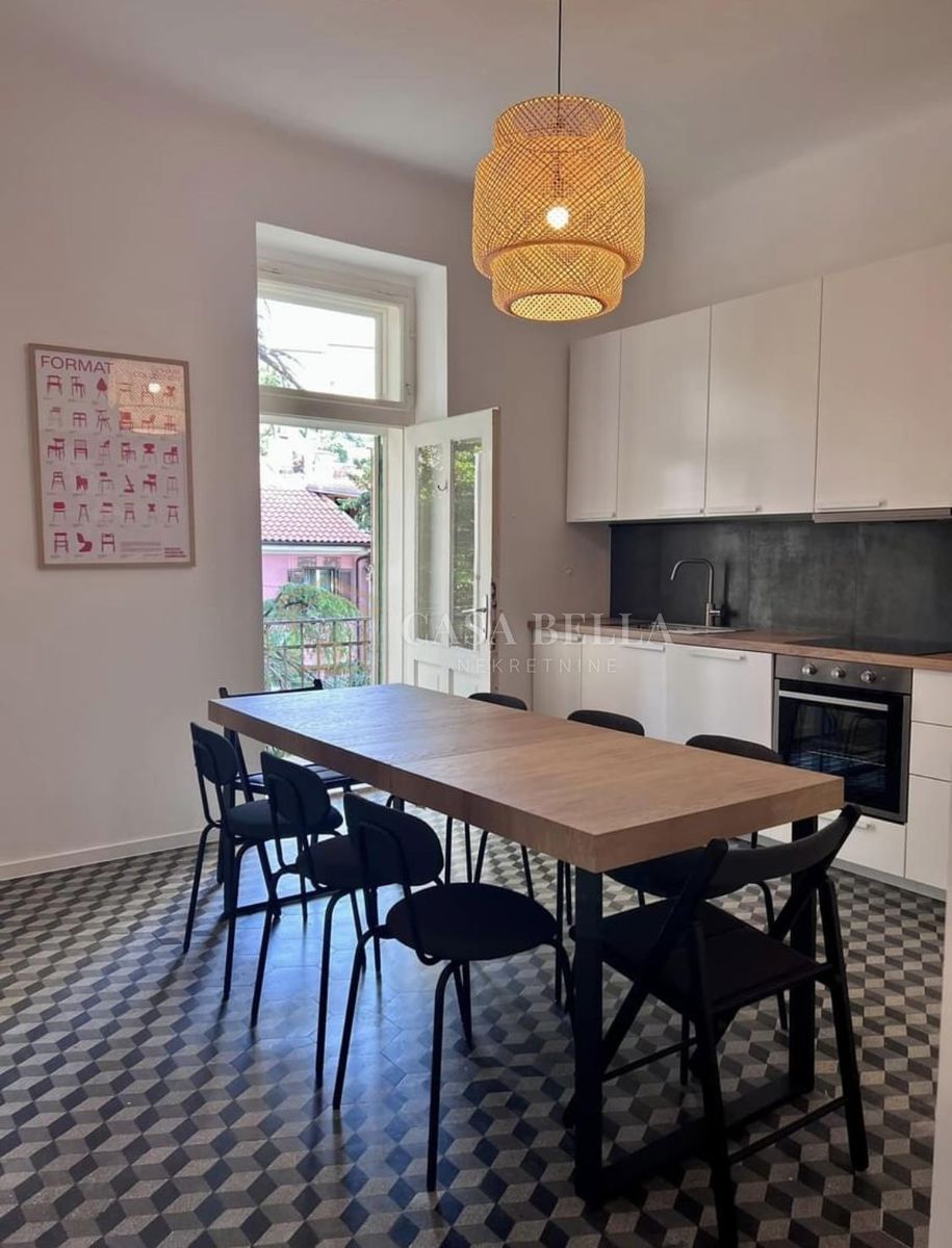 Wohnung zur Miete 1.650 € 7 Zimmer 145 m²<br/>Wohnfläche 3.<br/>Geschoss Center