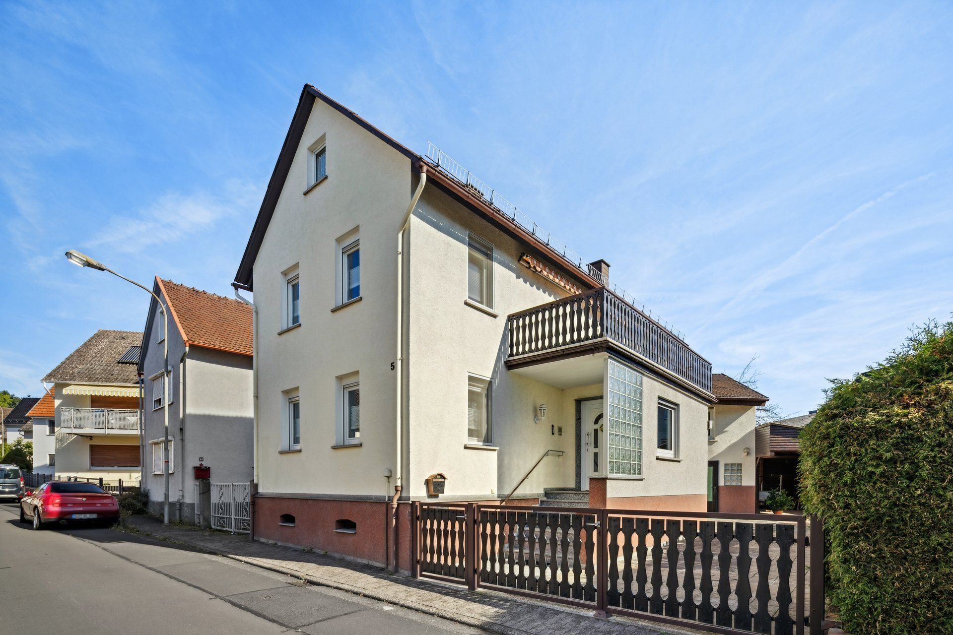 Einfamilienhaus zum Kauf 299.000 € 3,5 Zimmer 113,3 m²<br/>Wohnfläche 199 m²<br/>Grundstück Alten-Buseck Buseck 35418