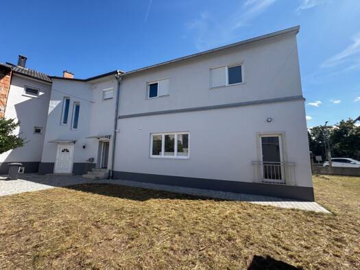 Mehrfamilienhaus zum Kauf 859.000 € 15 Zimmer 360 m² 675 m² Grundstück Wiener Neustadt 2700
