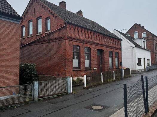 Einfamilienhaus zum Kauf 146.000 € 4,5 Zimmer 114 m² 417 m² Grundstück Eichsfelder Straße 3 Blumenthal Nord 28779
