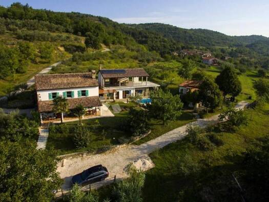 Haus zum Kauf 1.500.000 € 9 Zimmer 500 m² Korelici, Cerovlje Cerovlje