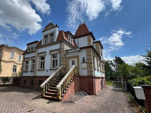 Villa zum Kauf 675.000 € 8 Zimmer 176 m² 727 m² Grundstück frei ab 01.05.2026 Naunhof 04683