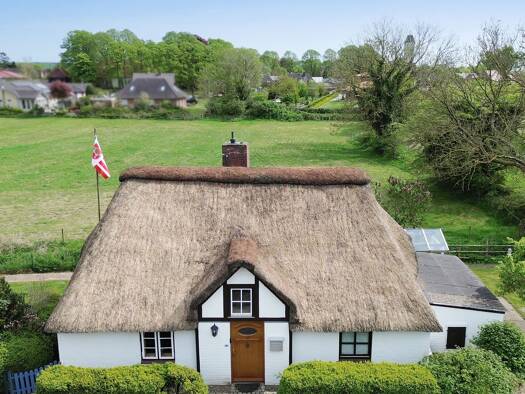Haus zum Kauf 349.000 € 6 Zimmer 93 m² 760 m² Grundstück Nordhastedt 25785