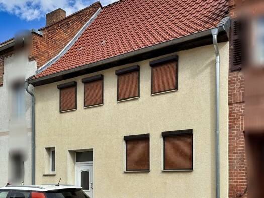 Reihenmittelhaus zum Kauf 68.000 € 3 Zimmer 90 m² 192 m² Grundstück Gröningen Gröningen 39397