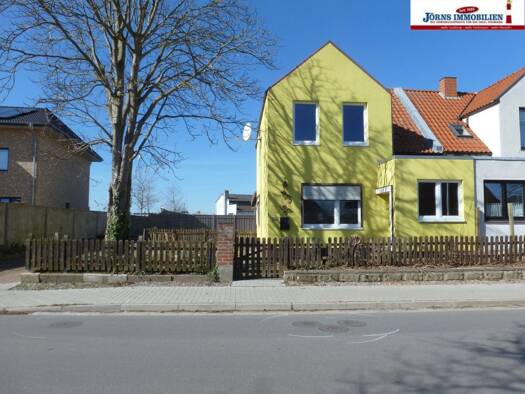 Doppelhaushälfte zum Kauf 280.000 € 5 Zimmer 118,4 m² 440 m² Grundstück frei ab sofort Burg auf Fehmarn Fehmarn 23769