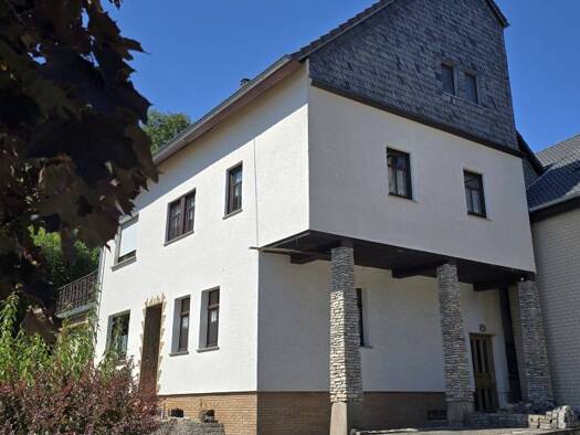 Einfamilienhaus zum Kauf 129.000 € 5 Zimmer 132 m² 415 m² Grundstück Ravengiersburger Straße 7 Mengerschied 55490