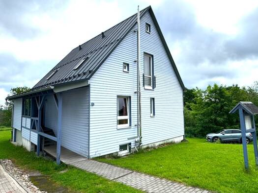 Hotel zum Kauf 299.000 € 9 Zimmer 15 Betten 687 m² Grundstück Forsthausstraße 13 Masserberg 98666