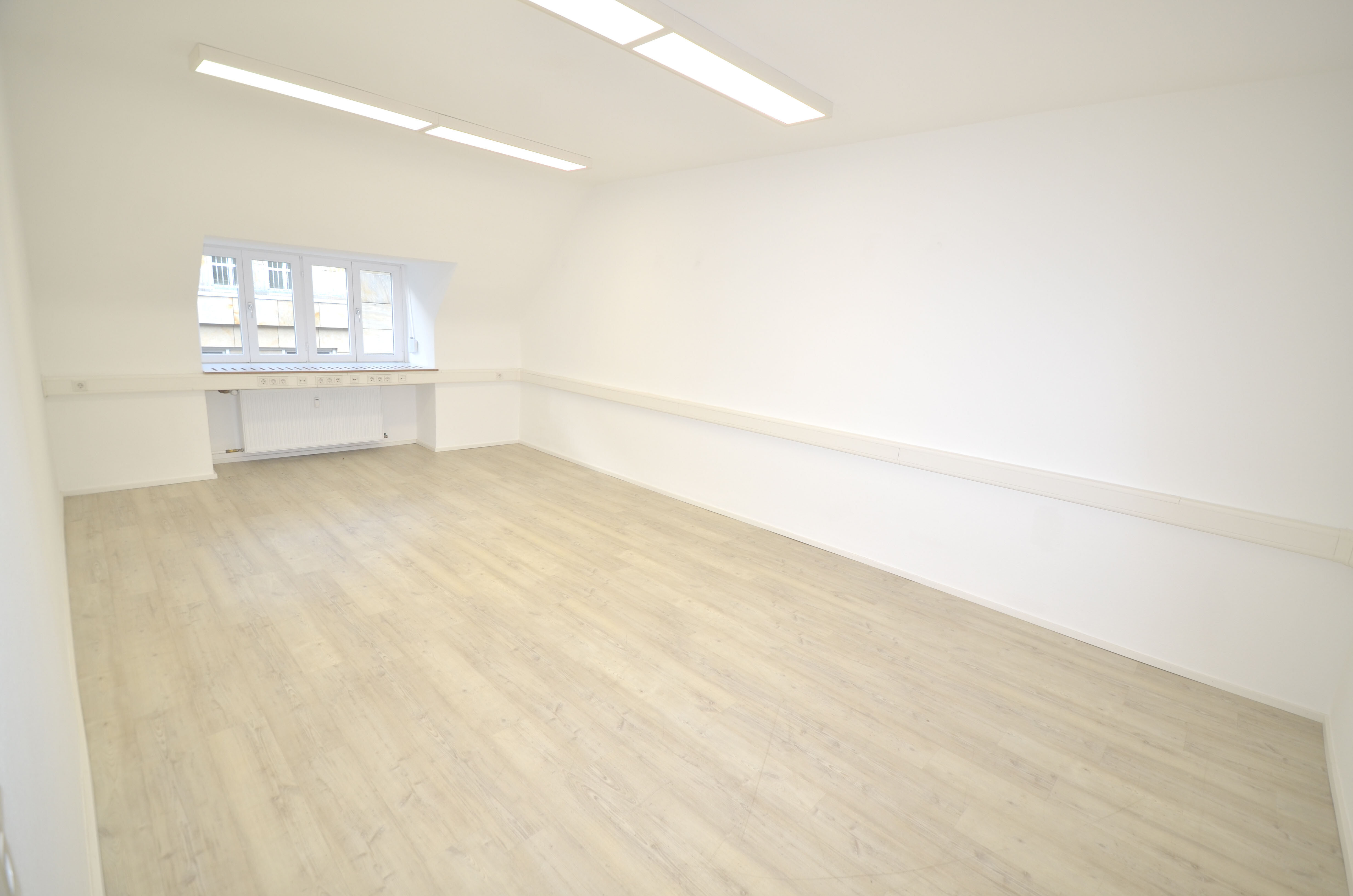 Büro-/Praxisfläche zur Miete 1.400 € 3 Zimmer 101 m²<br/>Bürofläche Innenstadt - West - Östlicher Teil Karlsruhe 76133