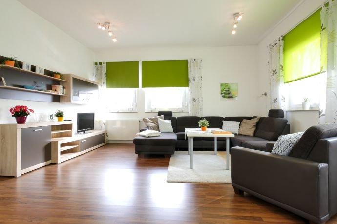 Wohnung zur Miete Wohnen auf Zeit 1.170 € 2 Zimmer 85 m²<br/>Wohnfläche 01.03.2025<br/>Verfügbarkeit Wilhelmstraße Zell Esslingen am Neckar 73730