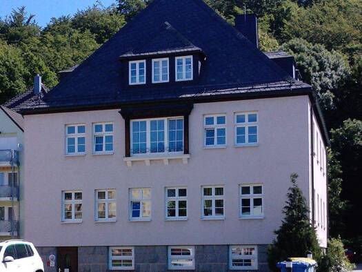 Wohnung zur Miete 435 € 2 Zimmer 63,8 m² Hartensteiner Straße 29 Lichtenstein Lichtenstein (Sachsen) 09350