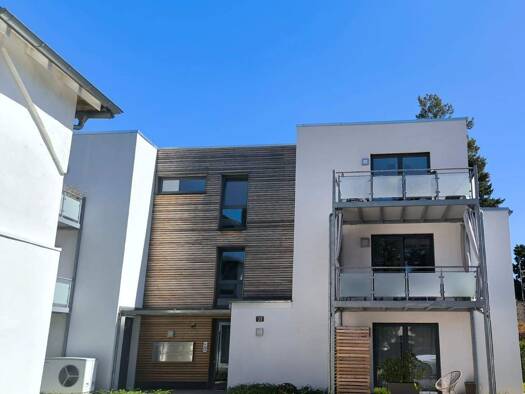 Wohnung zur Miete 1.190 € 3 Zimmer 101 m² 2. Geschoss frei ab sofort Bernstorffstraße 21 Neuenhäusen Celle 29221