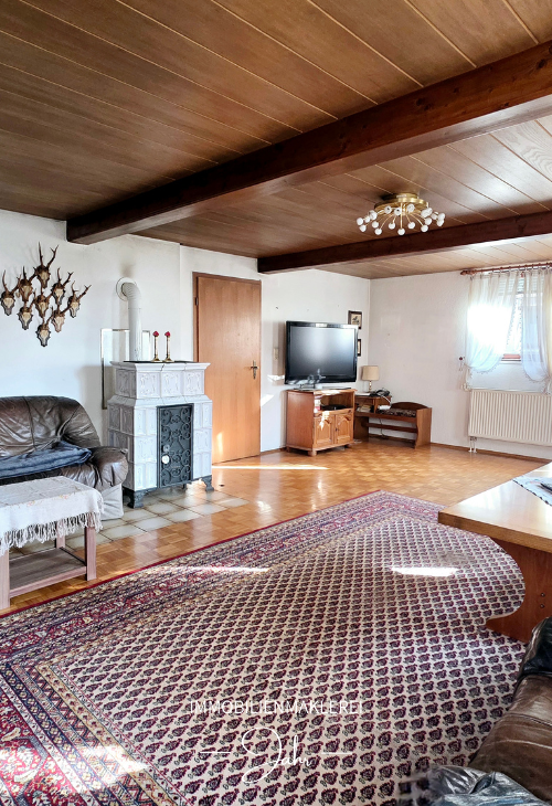 Immobilie in Karsbach - Modernisieren, Gestalten, Wohlfühlen! Einfamilienhaus mit Nebengebäuden und naturnahem Garten - Bild 2