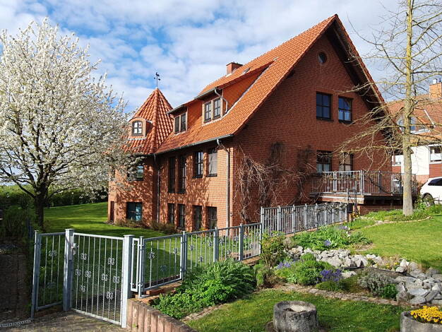 Einfamilienhaus zum Kauf provisionsfrei 680.000 € 8 Zimmer 299 m² 1.070 m² Grundstück Göttingen 37079